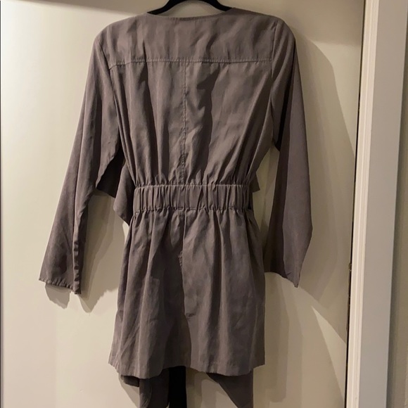 Grey Wrap jacket soft flexible fabric - Picture 3 of 4